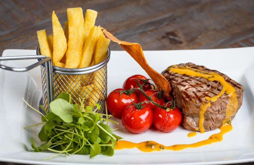 Applegarth Villa Hotel & Restaurant (Adults Only) วินเดอร์เมียร์ ภายนอก รูปภาพ